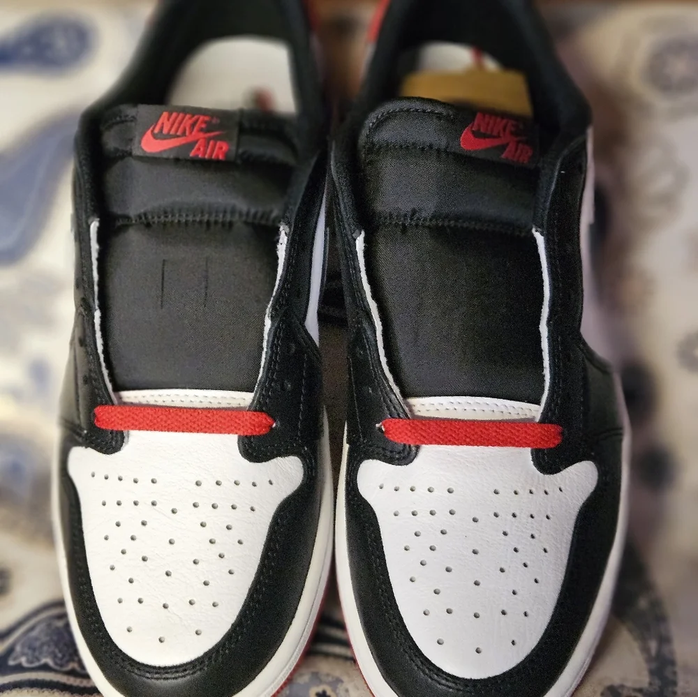 NIKE - Picture 5 of 16